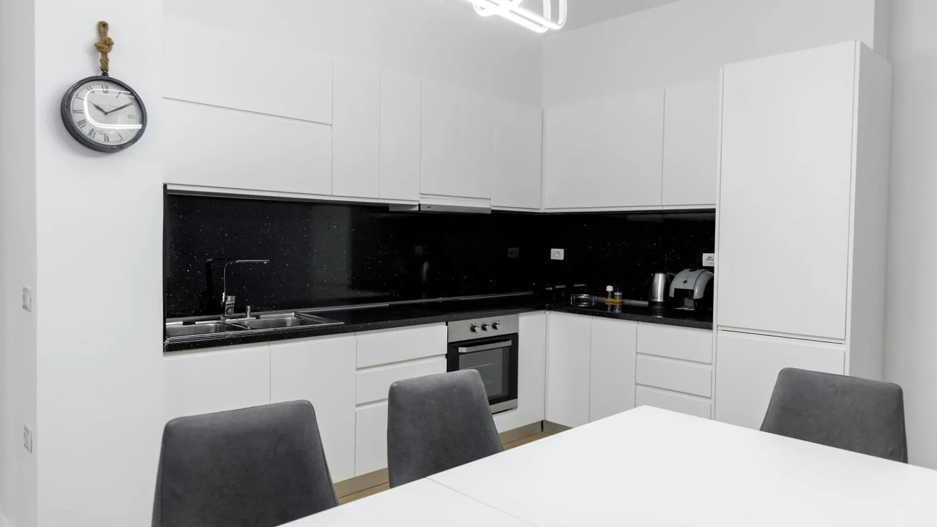 Vlorë Jd Luxury Apartments 2 0*,